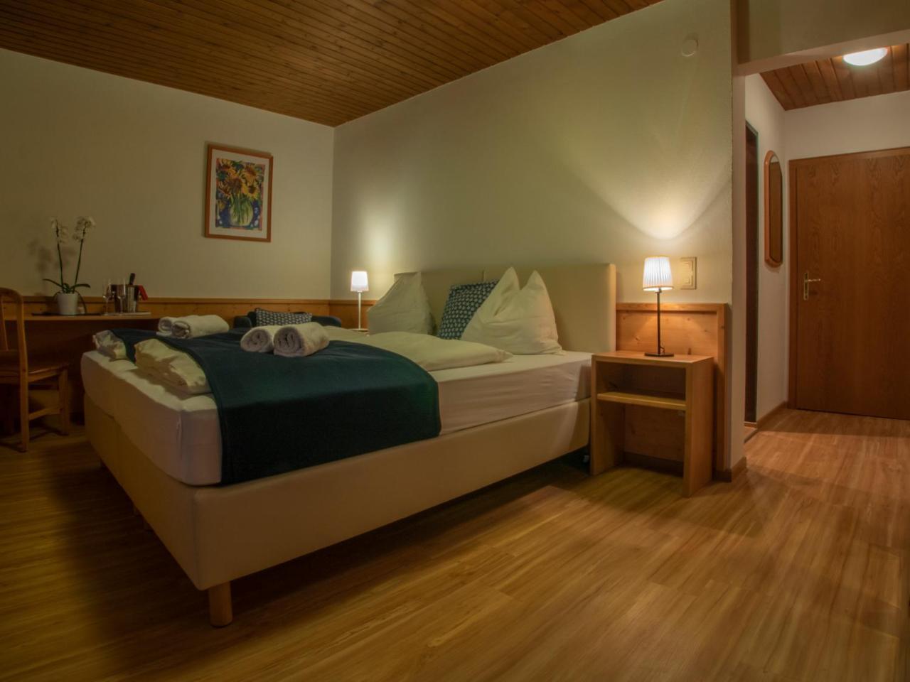 Hotel Gasthof Eschbacher Piesendorf Buitenkant foto