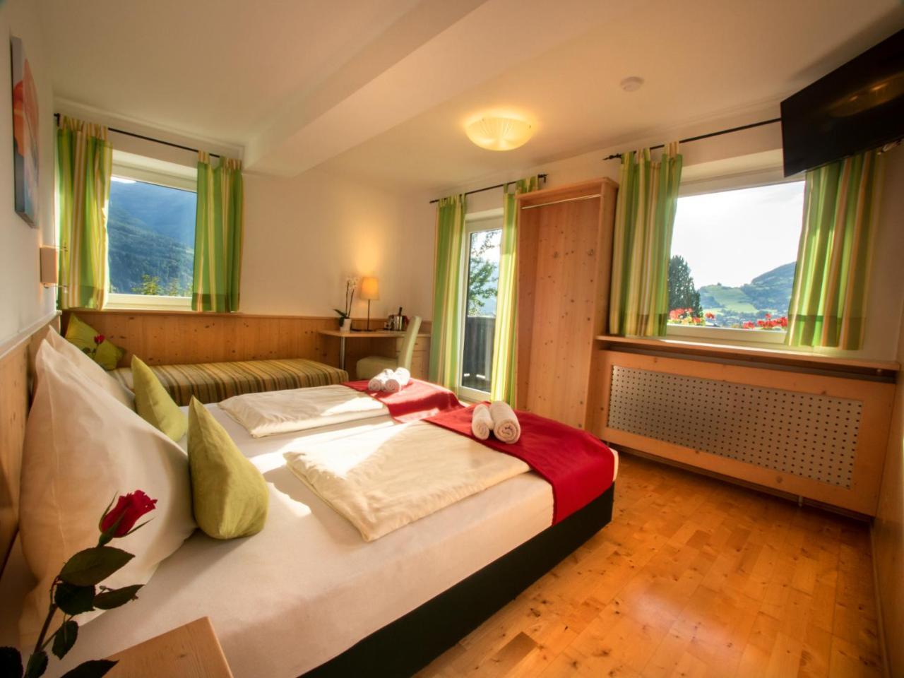 Hotel Gasthof Eschbacher Piesendorf Buitenkant foto